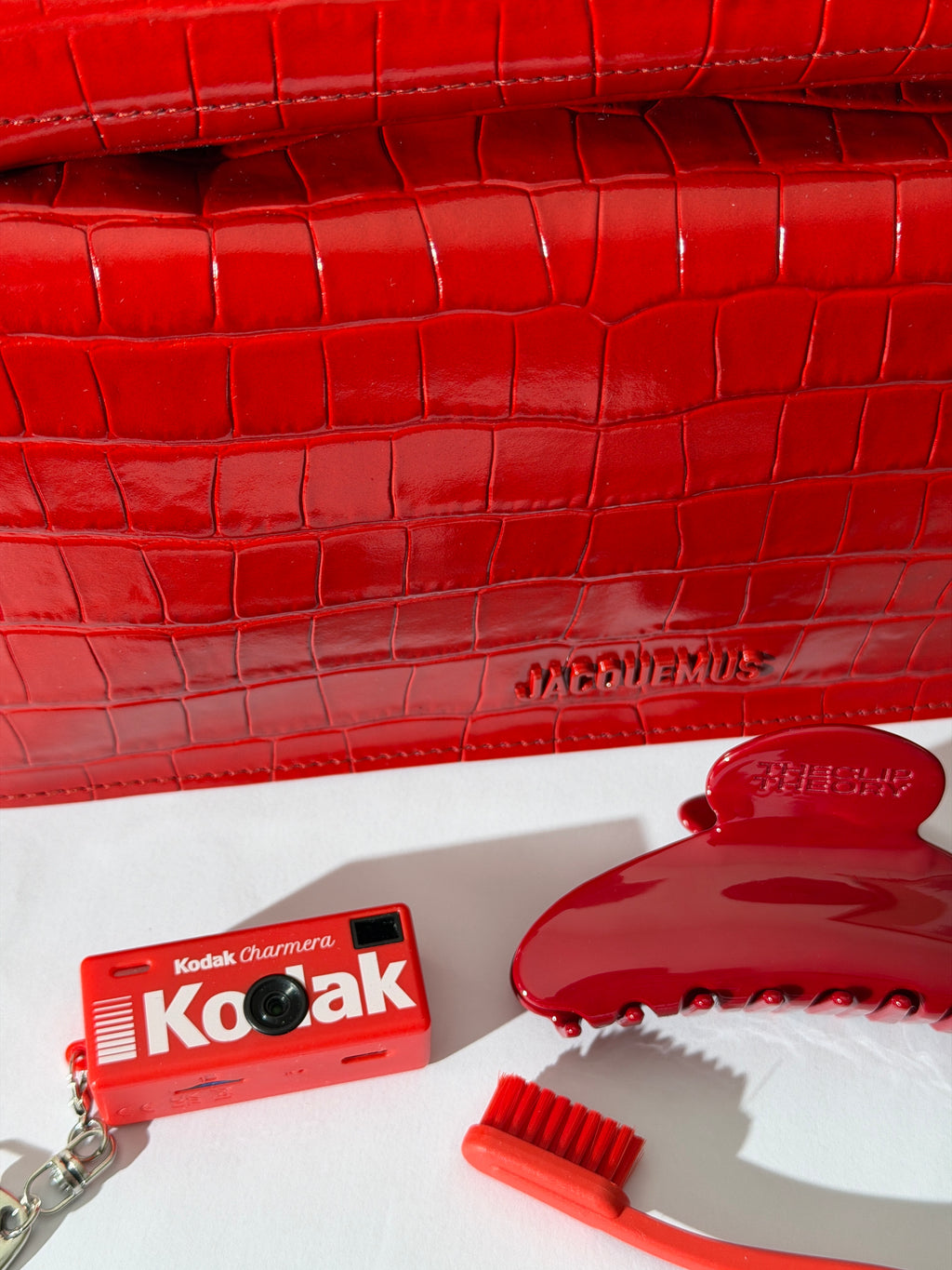 Muse clip - Cherry on Top - Large