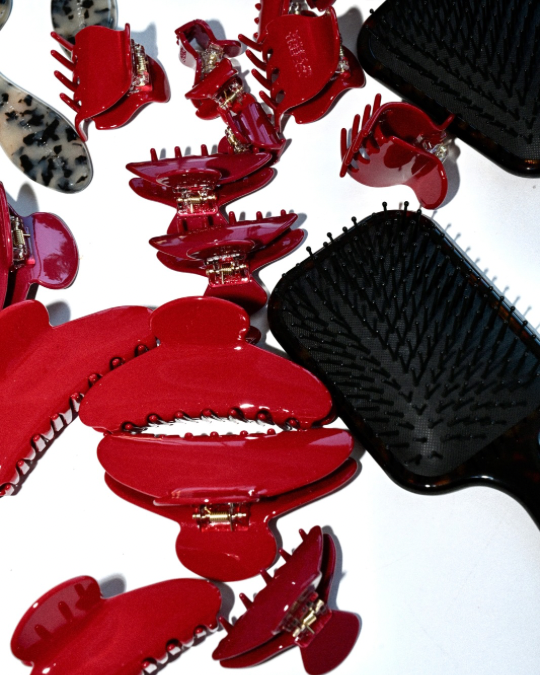 Muse clip - Cherry on Top - Large