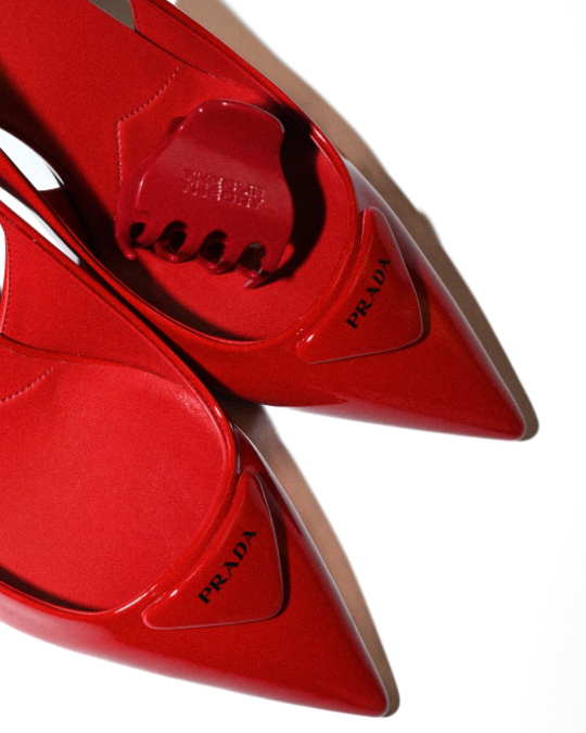 Iris Clip - Cherry on Top